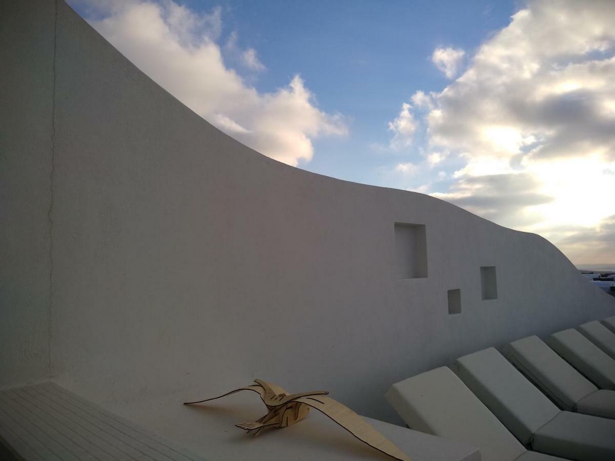 Sol-Mate Suites Oia  Exterior photo