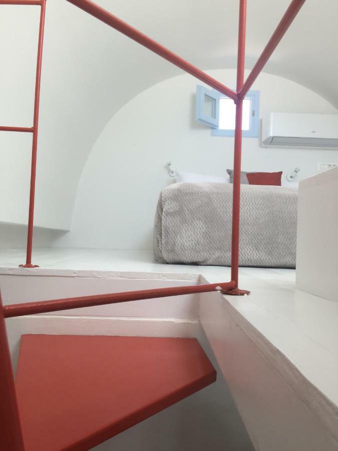 Sol-Mate Suites Oia  Exterior photo